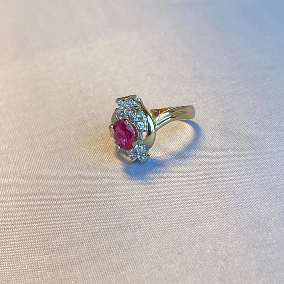 Vintage Cocktail Ring - Picture 4 of 10